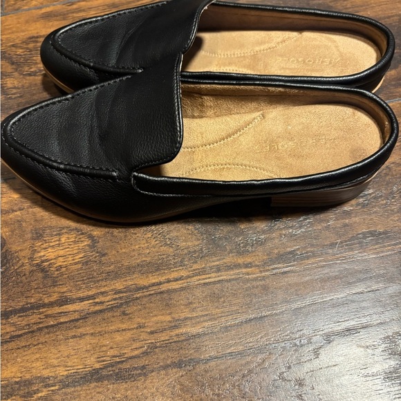 Women's Black Aerosoles Loafer Mule - Picture 8 of 9